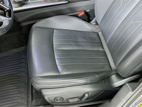 Used 2021 Audi A6 Premium Plus w/ Premium Plus Package image 21