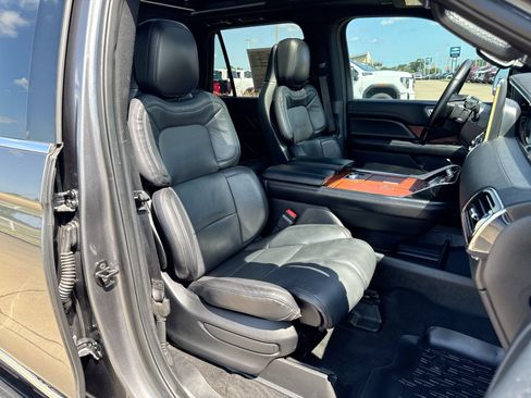 Used 2021 Lincoln Navigator L Reserve AWD/4WD image 27