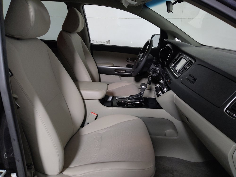 Used 2019 Kia Sedona LX FWD image 21