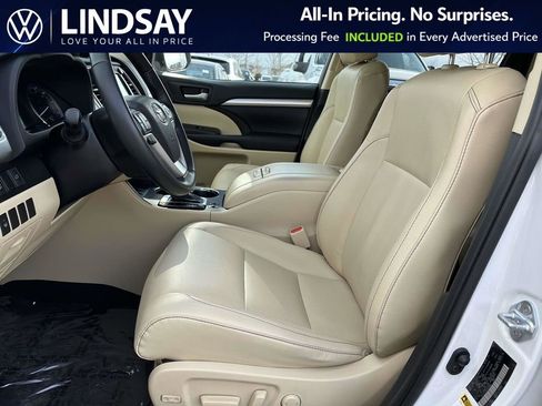 Used 2019 Toyota Highlander XLE image 9
