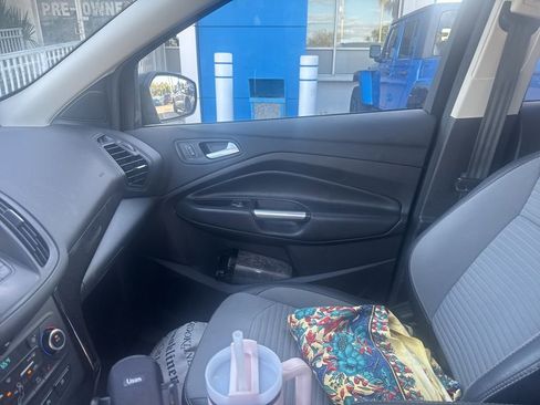 Used 2019 Ford Escape SE image 19