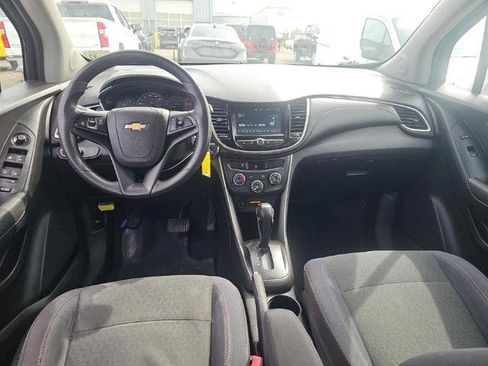Used 2017 Chevrolet Trax LS w/ Fleet Convenience Package FWD image 5