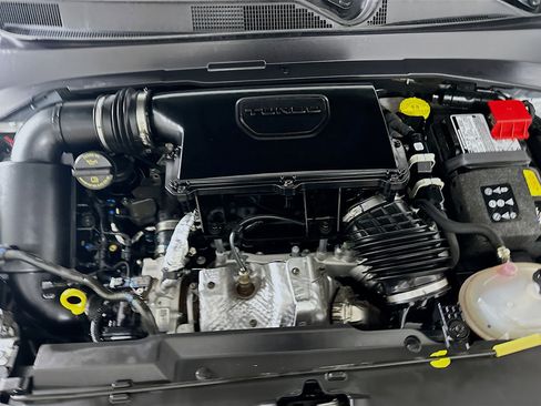 Used 2025 Jeep Compass Limited image 31