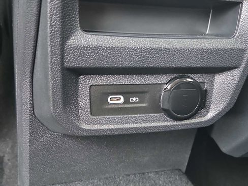 Used 2024 Volkswagen Tiguan Wolfsburg Edition image 19