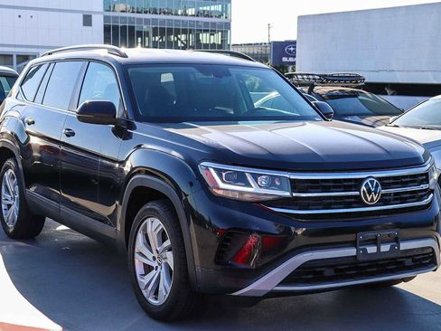 Used 2021 Volkswagen Atlas SE image 3