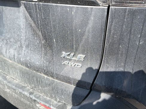 Used 2020 Toyota RAV4 XLE Premium image 10