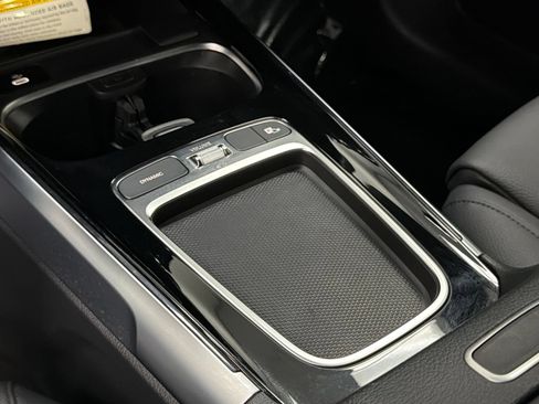Certified 2026 Mercedes-Benz GLB 250 image 28