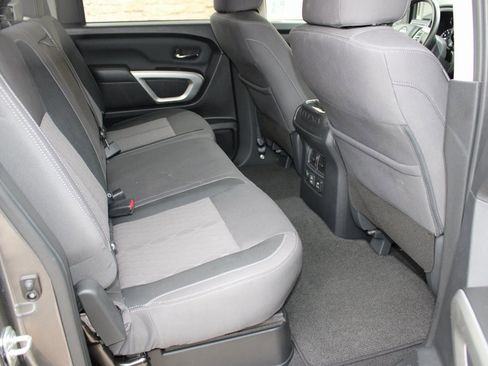 Used 2024 Nissan Titan SV w/ SV Convenience Package image 17