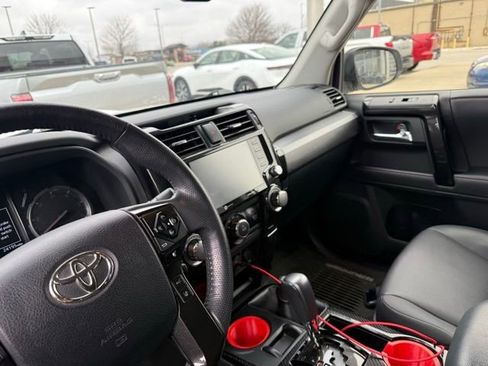 Used 2020 Toyota 4Runner Venture w/ Moonroof Package image 9