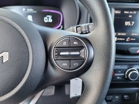 Certified 2025 Kia Soul LX w/ LX Technology Package FWD image 24