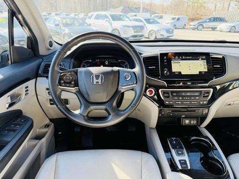 Used 2021 Honda Pilot Touring image 6