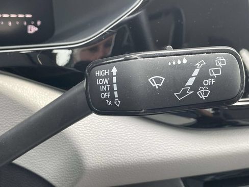 Certified 2023 Volkswagen Taos S FWD image 26