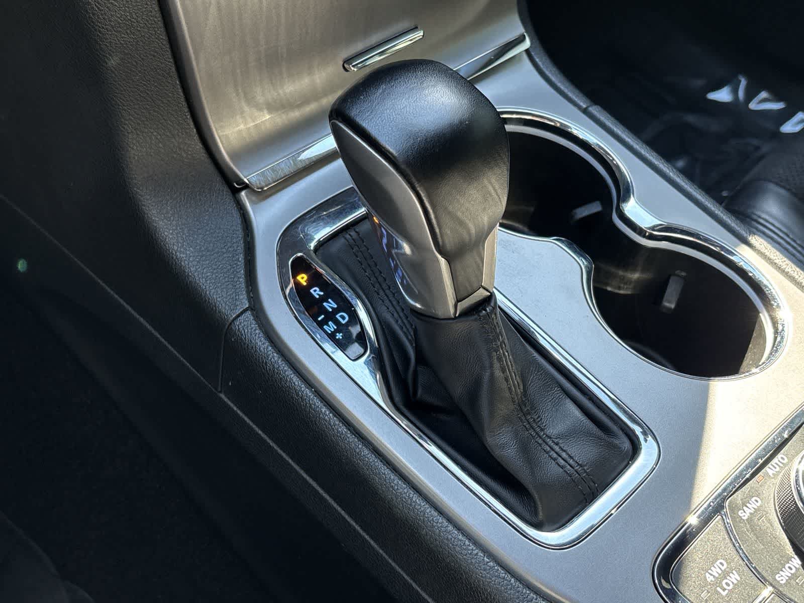 Used 2022 Jeep Grand Cherokee Laredo X AWD/4WD image 29
