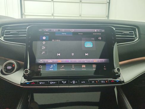 New 2025 Jeep Wagoneer L Series II image 24