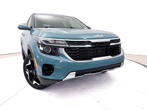 Certified 2024 Kia Seltos EX FWD image 6