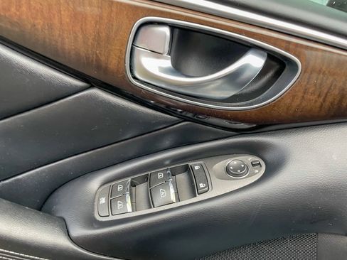 Used 2018 INFINITI Q50 Luxe w/ Essential Package (3.0T Luxe) image 10