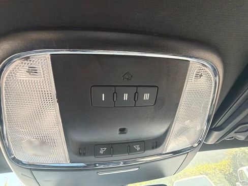 Used 2022 Dodge Charger R/T w/ Plus Group RWD image 12