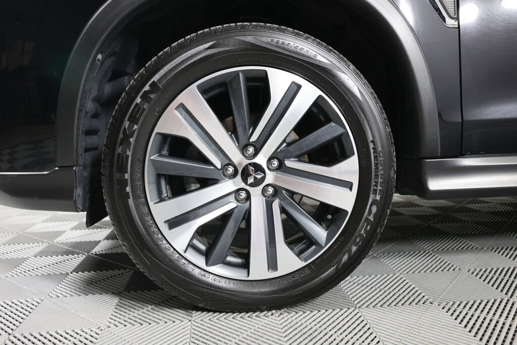 Used 2021 Mitsubishi Outlander Sport SE FWD image 9