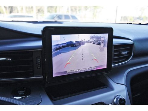 Certified 2022 Ford Explorer XLT w/ Equipment Group 202A image 24