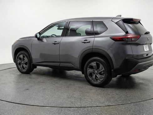Used 2025 Nissan Rogue SV image 6