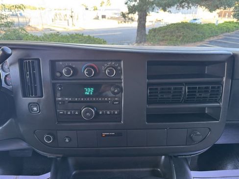 Used 2012 Chevrolet Express 1500 LS image 18