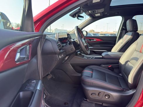 Certified 2024 Chevrolet Traverse RS w/ LPO, Floor Liner Package image 11