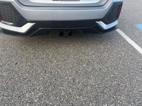 Used 2019 Honda Civic Sport Touring image 4