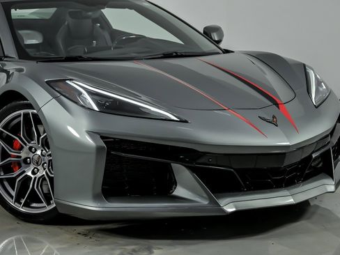 Used 2023 Chevrolet Corvette Z06 image 3