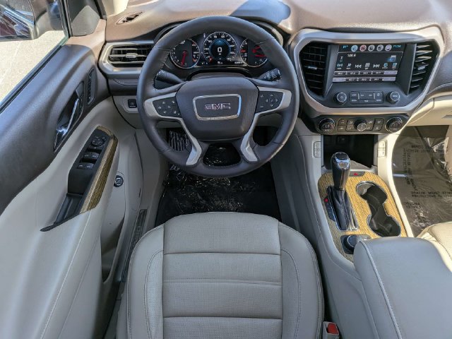 Used 2017 GMC Acadia Denali w/ Technology Package FWD image 17