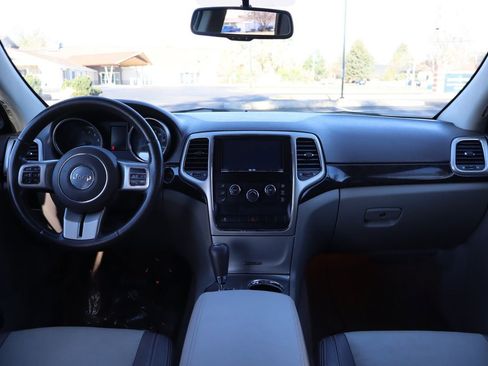 Used 2012 Jeep Grand Cherokee Laredo image 16
