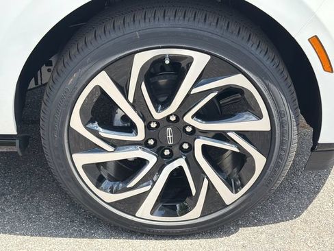 New 2027 Lincoln Navigator L Black Label AWD/4WD image 13