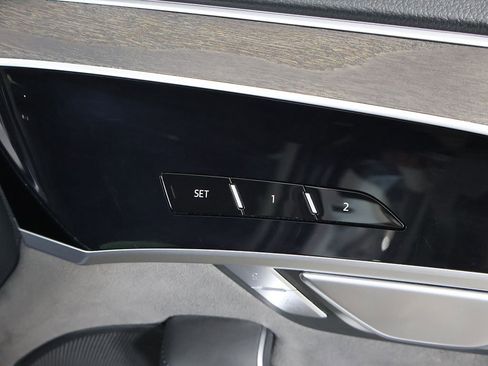 Used 2022 Audi A8 L 3.0T w/ Executive Package image 39