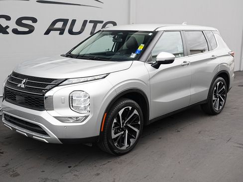 Used 2024 Mitsubishi Outlander SE image 7