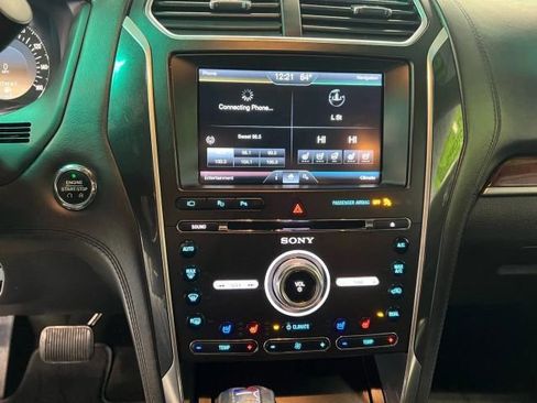 Used 2016 Ford Explorer Platinum image 10