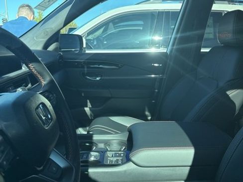 New 2025 Honda Pilot TrailSport image 5