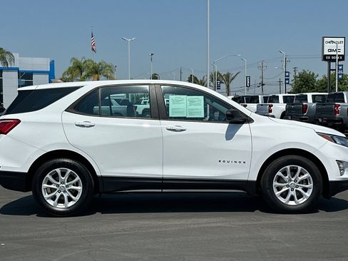 Used 2020 Chevrolet Equinox LS FWD image 3