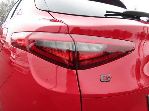 Used 2019 Alfa Romeo Stelvio Ti Sport w/ Quick Order Package 22S Sport AWD/4WD image 10