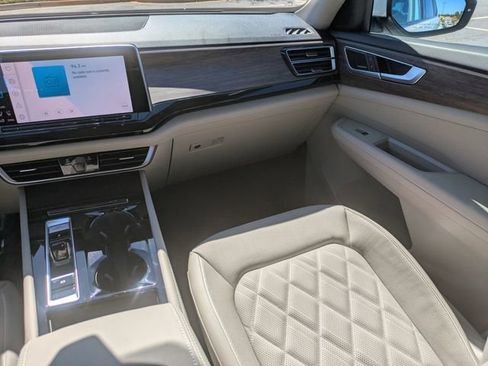 New 2026 Volkswagen Atlas SE FWD image 18
