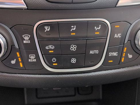 Used 2024 Chevrolet Equinox LT w/ LPO, Floor Liner Package FWD image 16
