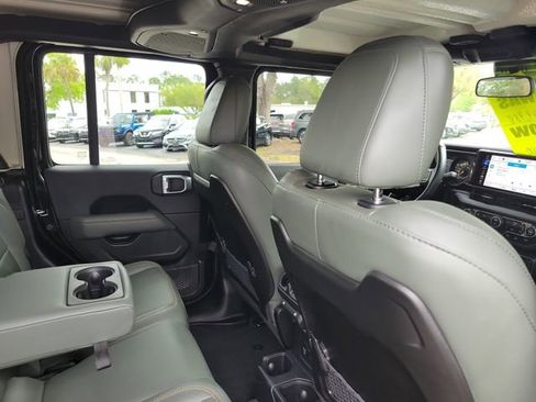 Used 2024 Jeep Gladiator Mojave w/ Safety Group image 27