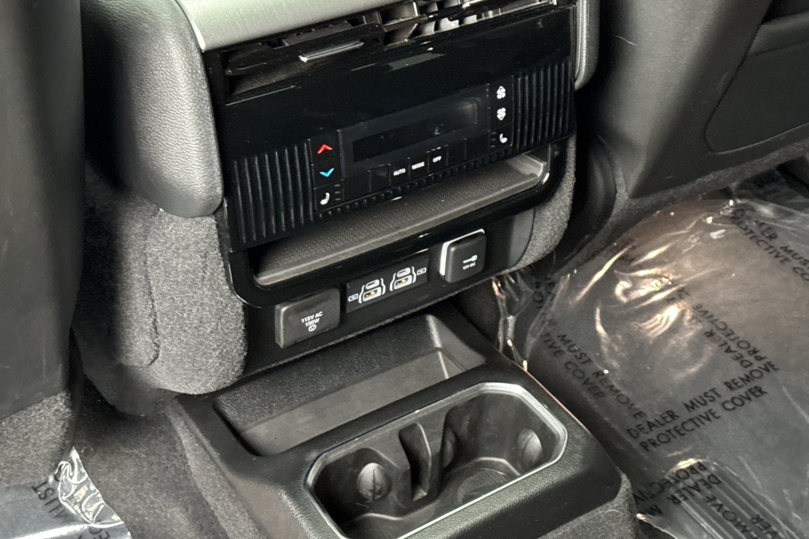 Used 2025 Jeep Wagoneer Series III w/ Premium Group I AWD/4WD image 44