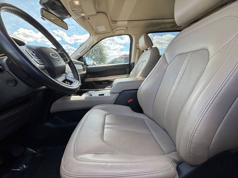 Used 2024 Ford Expedition Limited image 30