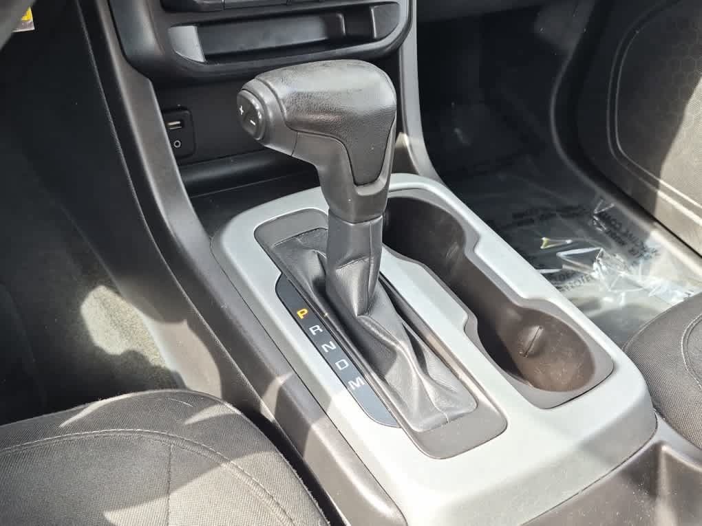 Used 2015 Chevrolet Colorado LT w/ LT Convenience Package RWD image 11