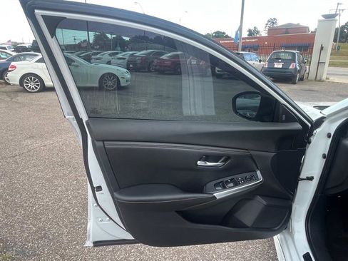 Used 2021 Nissan Sentra SR FWD image 26