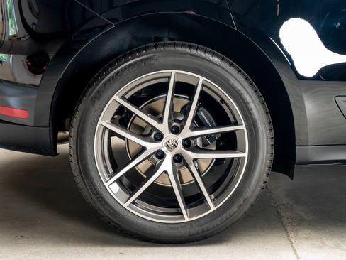 New 2026 Porsche Macan AWD/4WD image 19