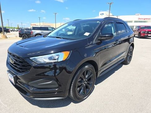 Certified 2022 Ford Edge SE w/ Black Appearance Package AWD/4WD image 1