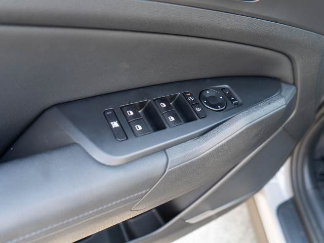 Certified 2026 Kia Sportage EX AWD/4WD image 24