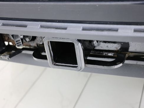 Used 2018 GMC Yukon SLE w/ SLE Value Package image 14