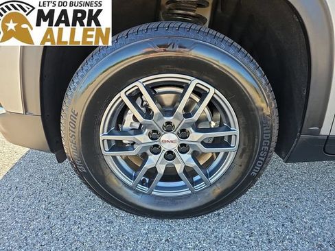 Used 2025 GMC Acadia Elevation FWD image 33