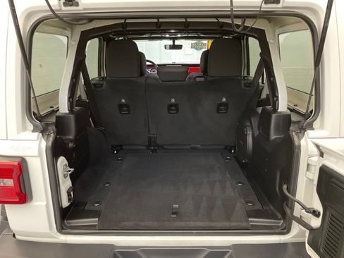 Used 2020 Jeep Wrangler Unlimited Rubicon AWD/4WD image 25
